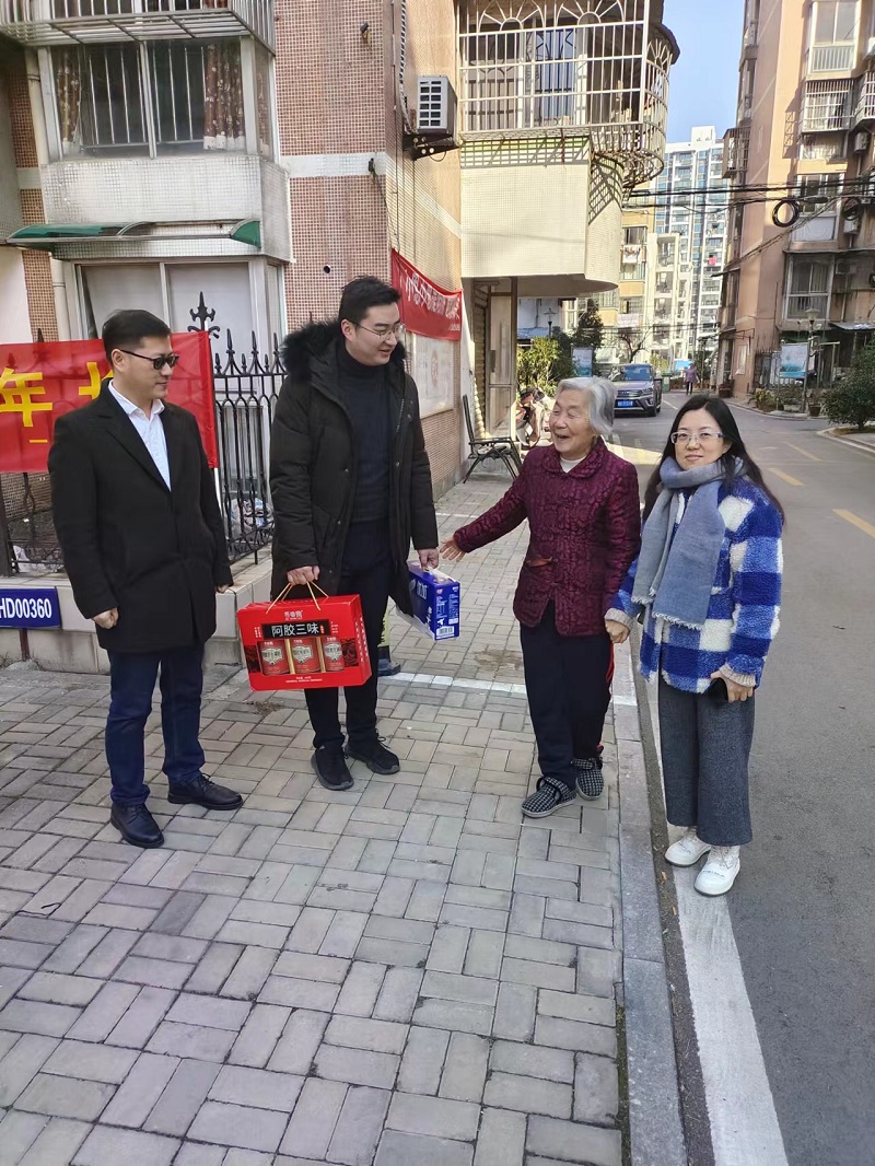 民革安庆市二支部开展新春走访慰问老党员活动
