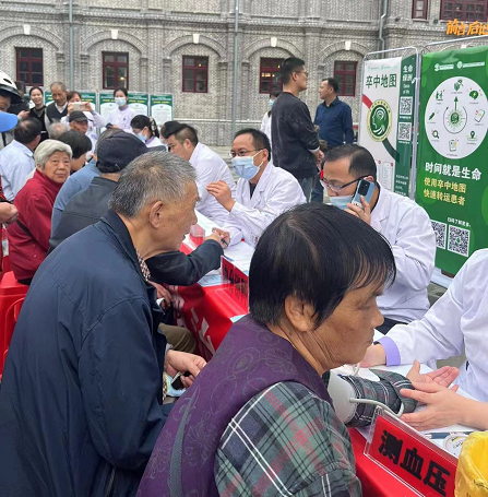 民革安庆市八支部开展世界卒中日义诊活动