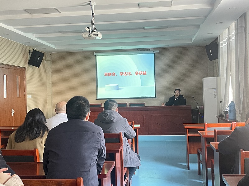 农彦林组织南京鼓楼医院集团安庆市石化医院医疗专家来到大观区海口卫生院，开展了呼吸道病毒感染、支原体肺炎诊治及高血压防治的宣教活动。.jpg