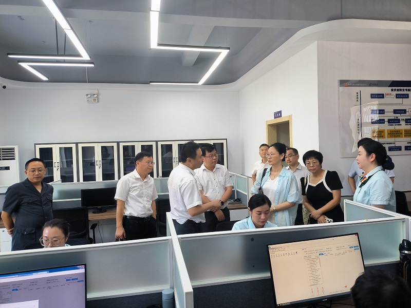 安庆市法邮中心参观调研.jpg
