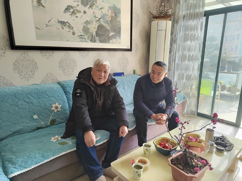 慰问市委会原主委光嘉元  图：朱月庆.jpg