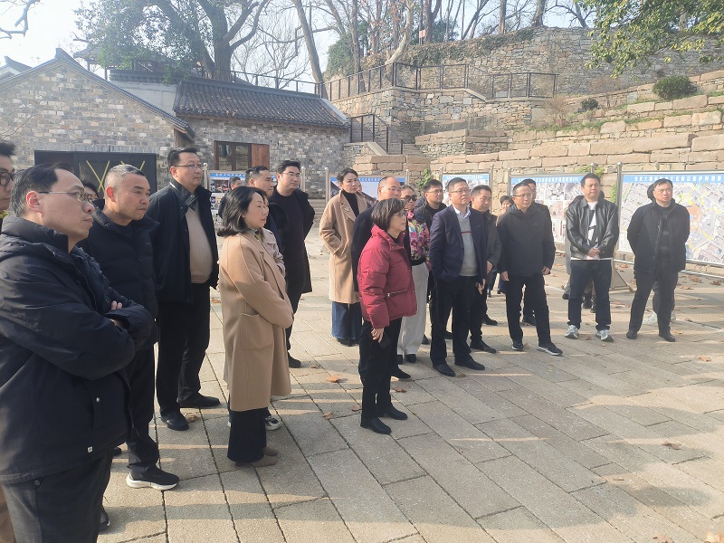 1767150693403250.jpg 视察调研大观亭历史文化街区保护提升项目002.jpg