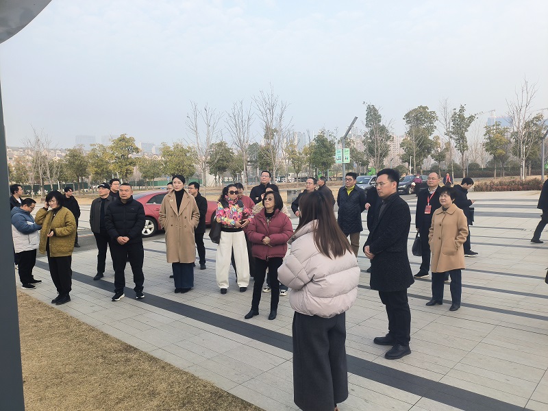 1767150714151600.jpg 视察调研滨江ECD油罐生态文化中心00.jpg